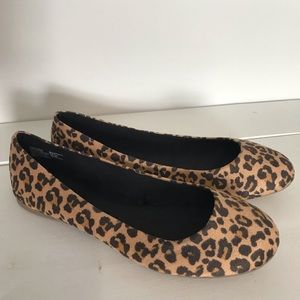 Leopard flats size 8